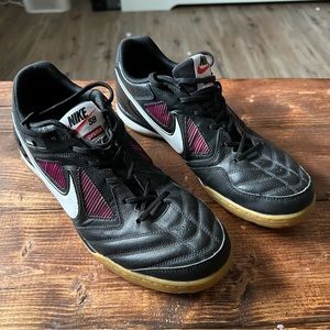Nike Supreme SB Gato